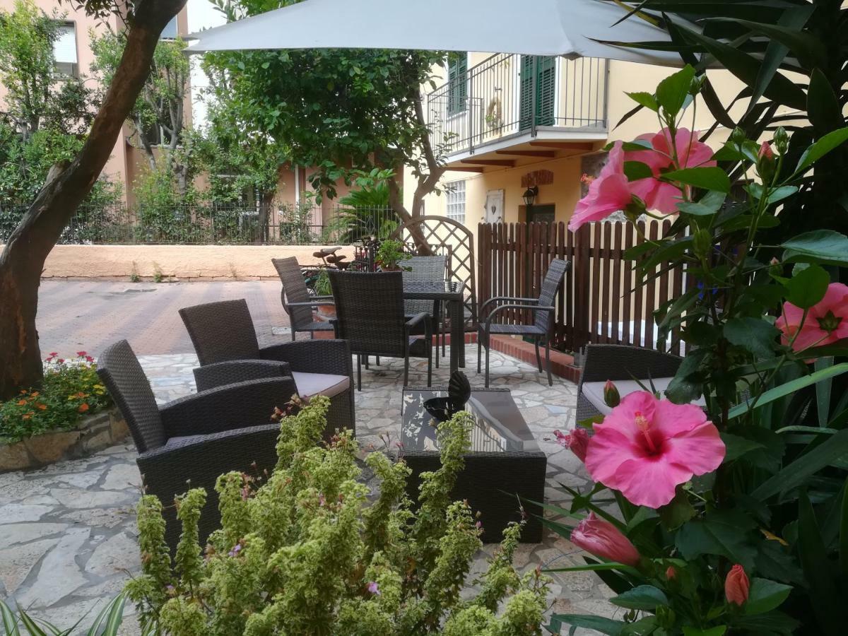 Hotel La Tavernetta Varazze Εξωτερικό φωτογραφία