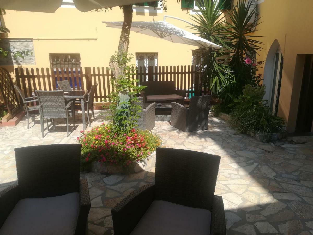 Hotel La Tavernetta Varazze Εξωτερικό φωτογραφία